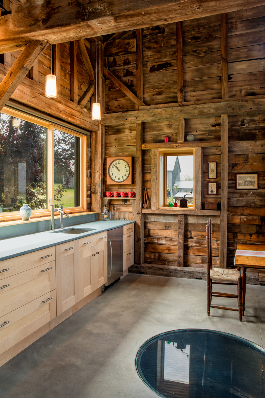 JoanHeatonArchitects_AddisonCarriageBarn_Salvaged-Wood_Kitchen