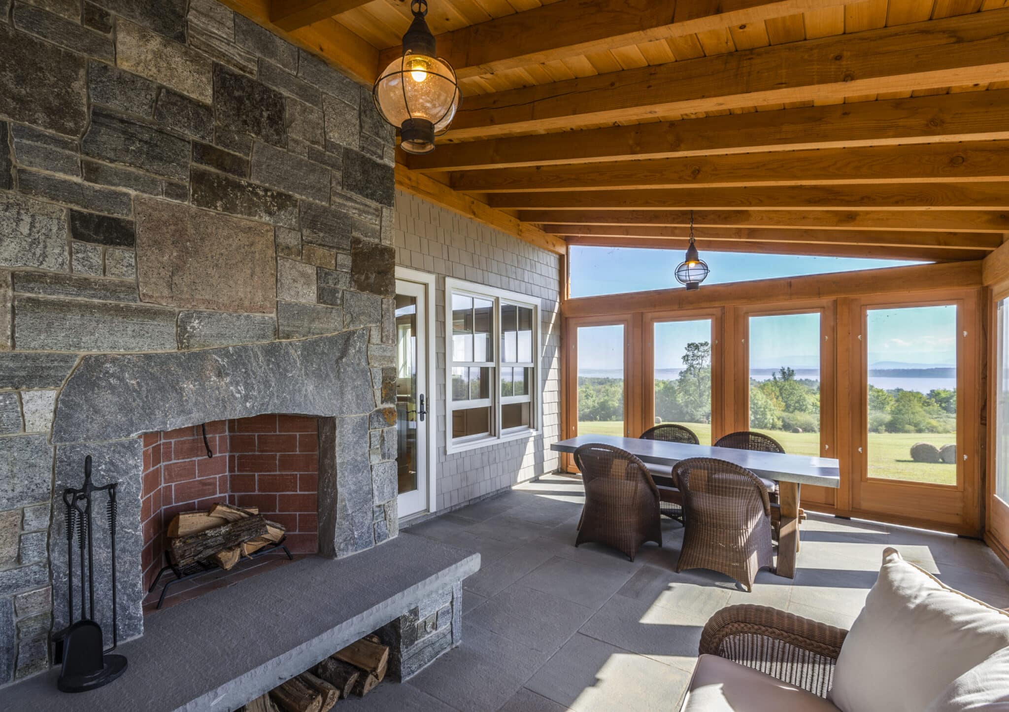 For in-house promotional use in materials produced by Joan Heaton Architects such as websites and ads.  Editorial usage requires photo credit: Gary Hall.  Third party users to be referred back to photographers.
