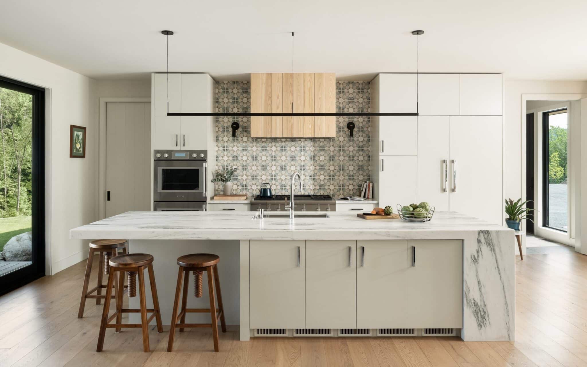 JoanHeatonArchitects_Shelburne-Pond-Home_Kitchen-1