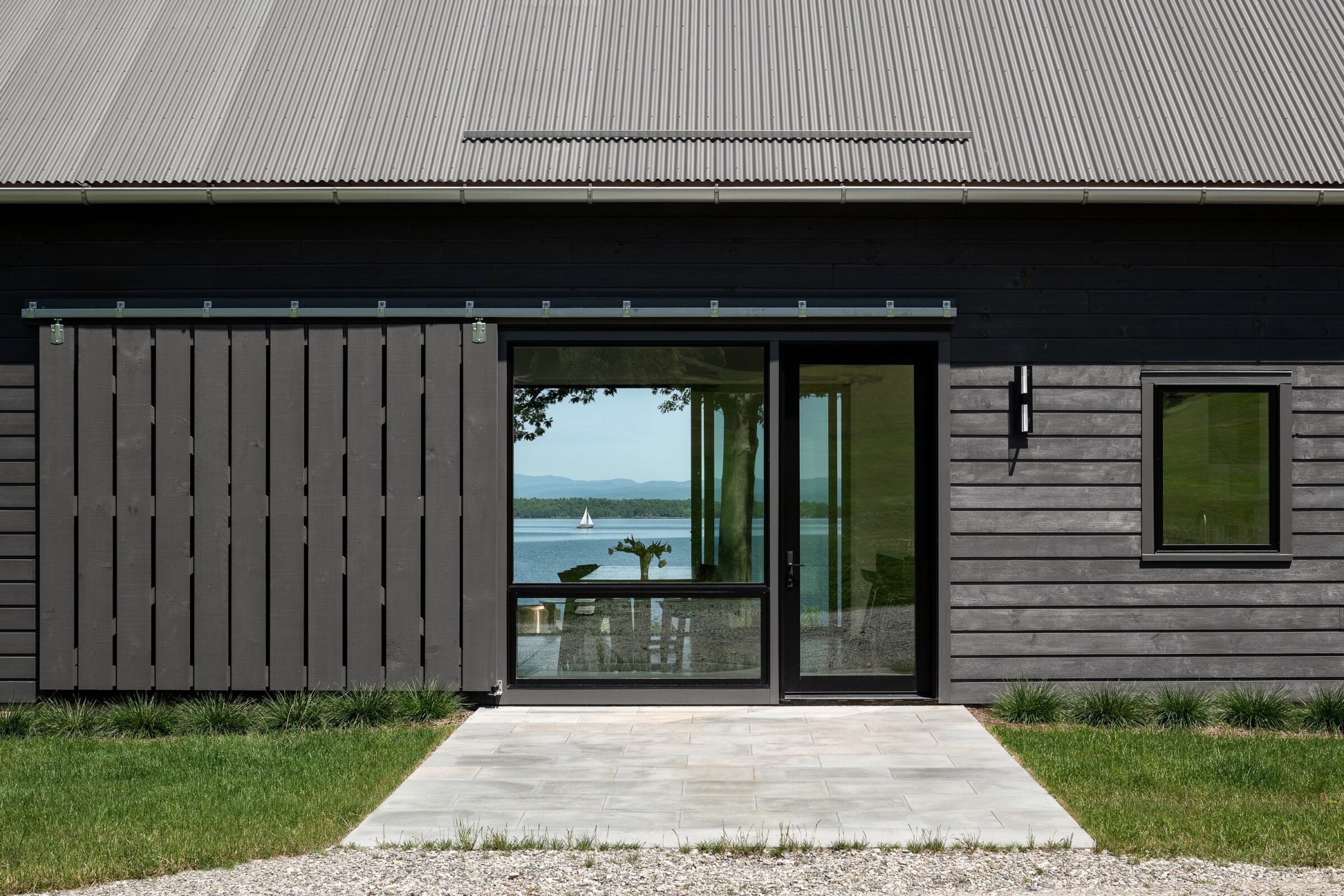 JoanHeatonArchitects_Lakeside-Pavilion_Exterior-Entry