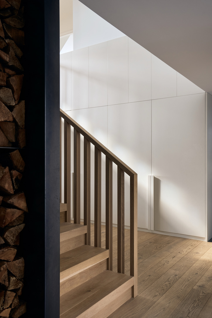 JoanHeatonArchitects_Weybridge-Renovation-Addition_Stair-Entry
