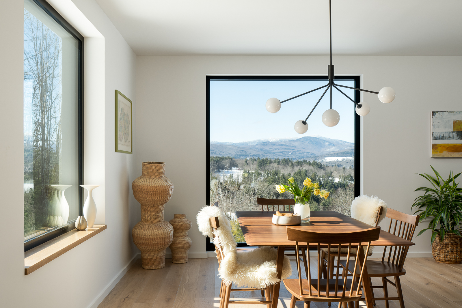 JoanHeatonArchitects_Hillside-Home_DiningRoom