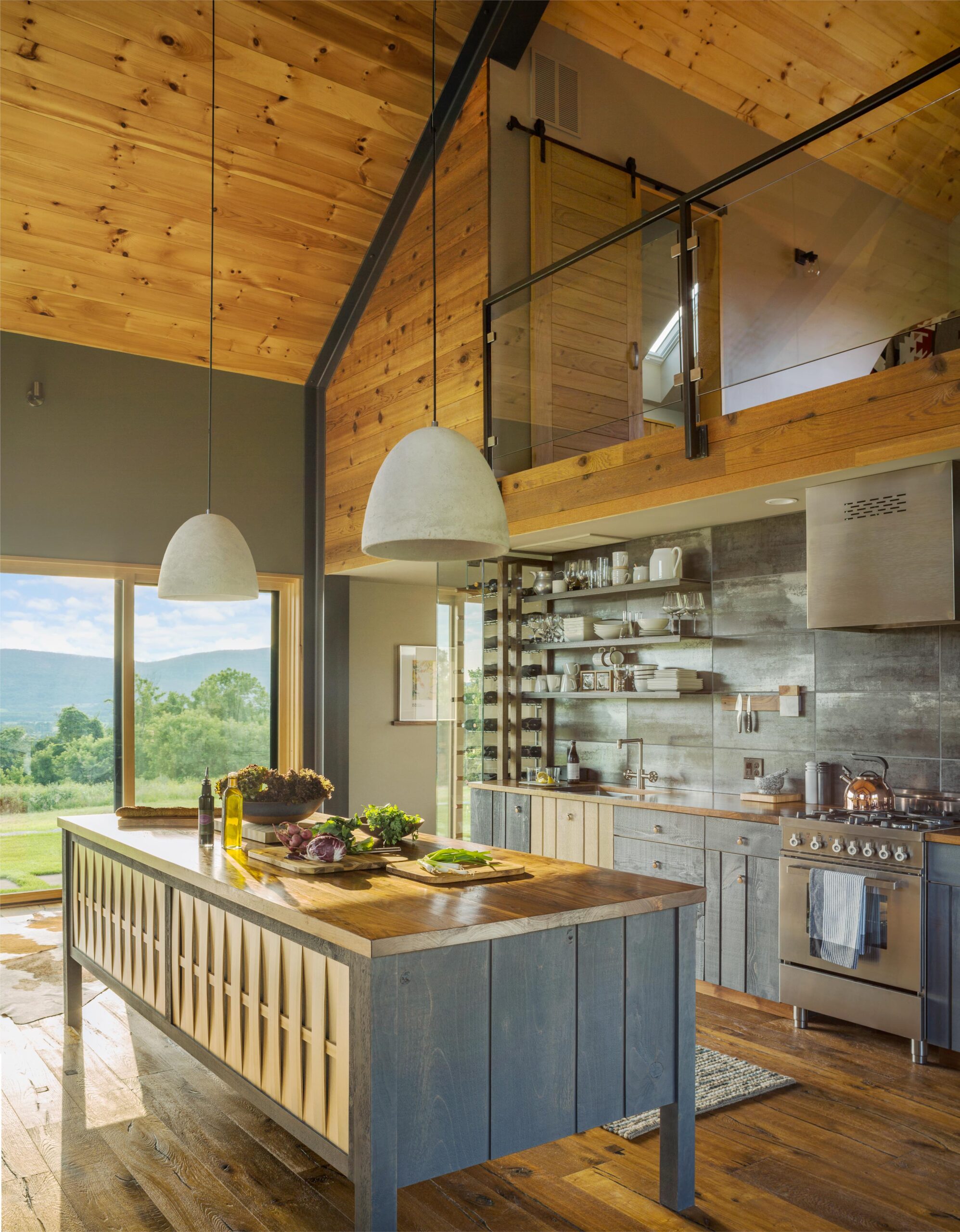 JoanHeatonArchitects_VermontModernBarn_OpenKitchen